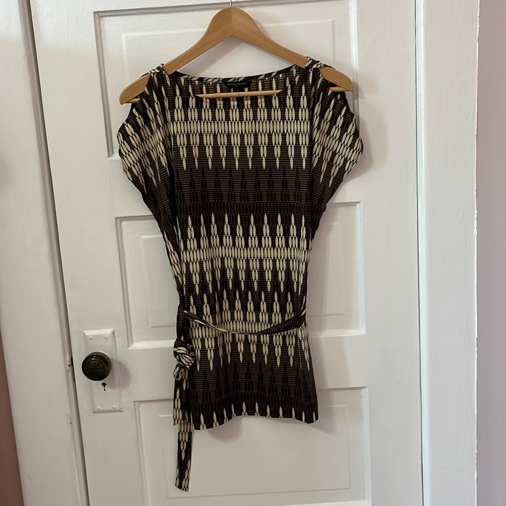 Banana Republic peep shoulder blouse